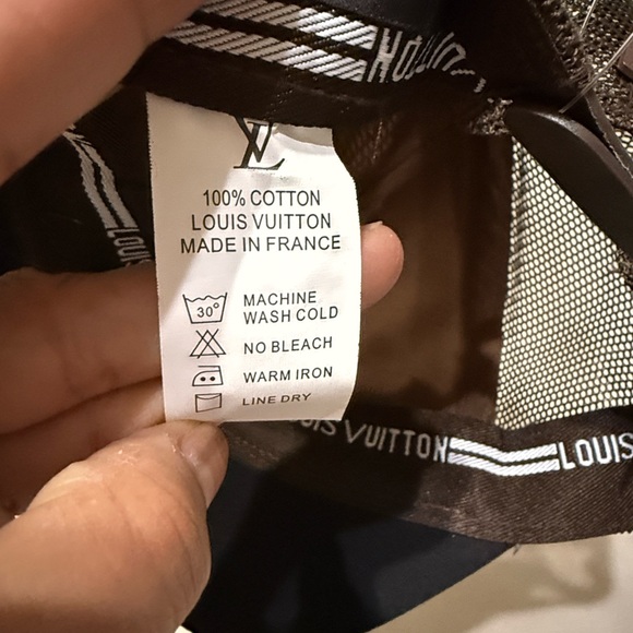 Louis Vuitton Dark Brown Checkered Hat - Picture 4 of 9